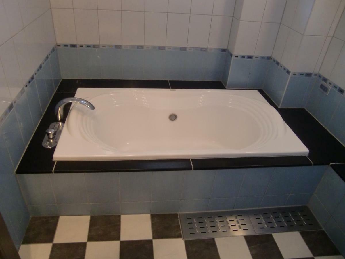 Golf Kofu Showa (Adults Only) Экстерьер фото